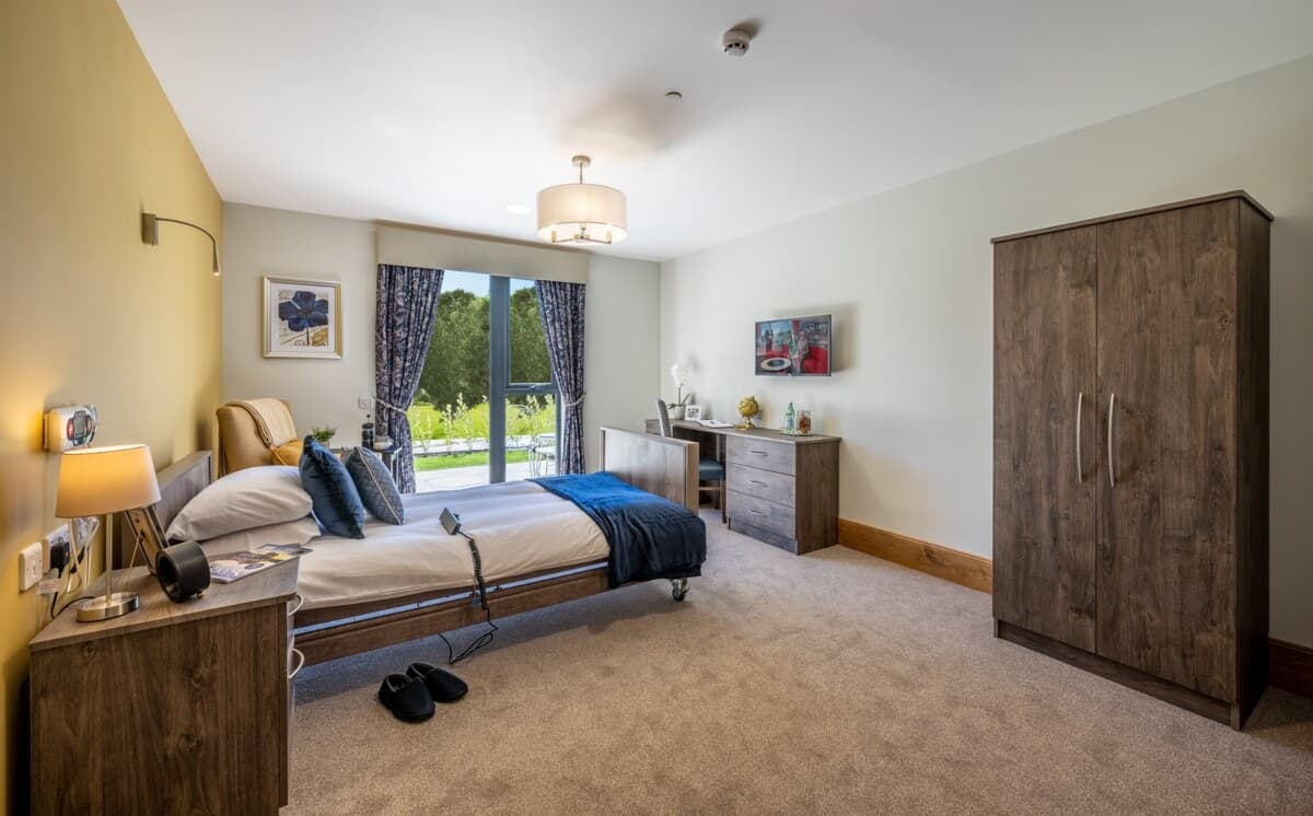 Large Ground Floor Bedroom